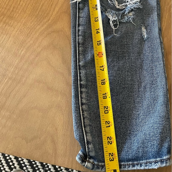 PacSun| Mom Jean in Distressed, Ripped Knee Style—Size 28••• - Picture 12 of 12